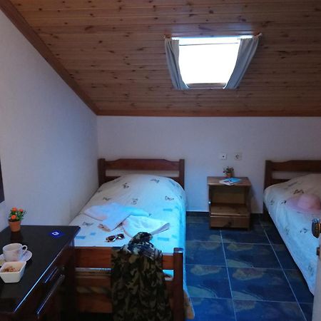 Aparthotel Kiwi Kastle Néa Fókaia Esterno foto