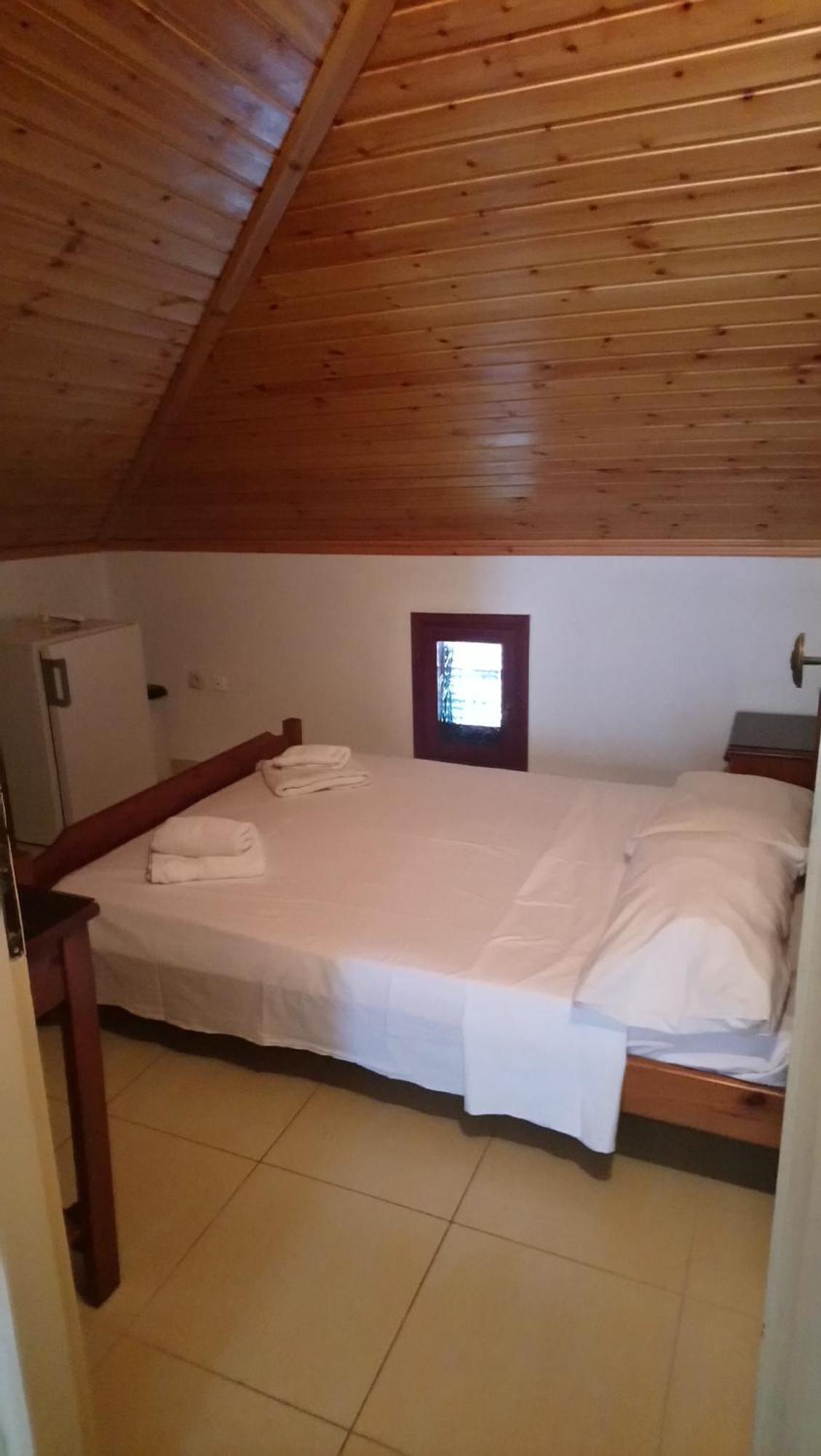 Aparthotel Kiwi Kastle Néa Fókaia Esterno foto