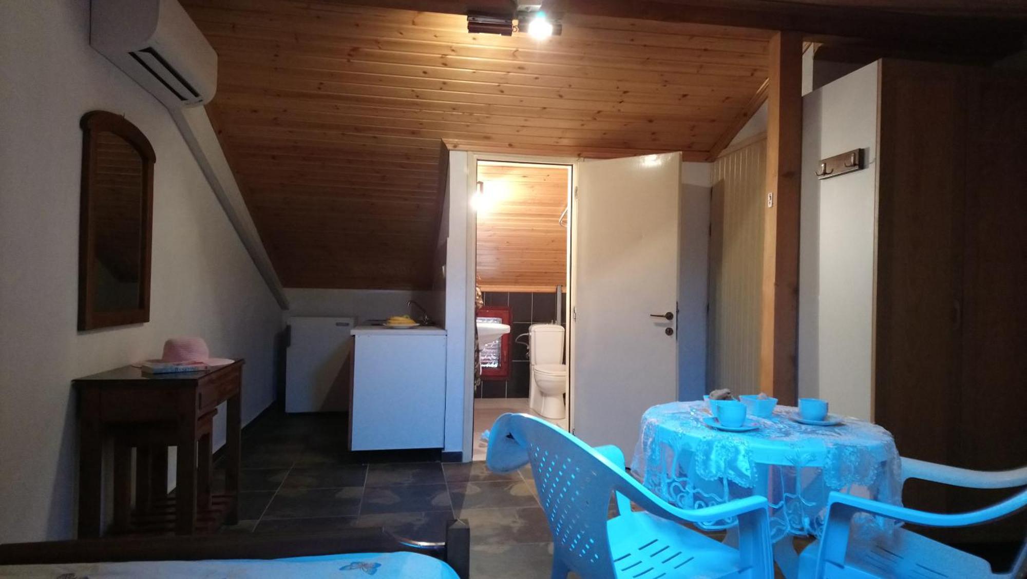 Aparthotel Kiwi Kastle Néa Fókaia Esterno foto