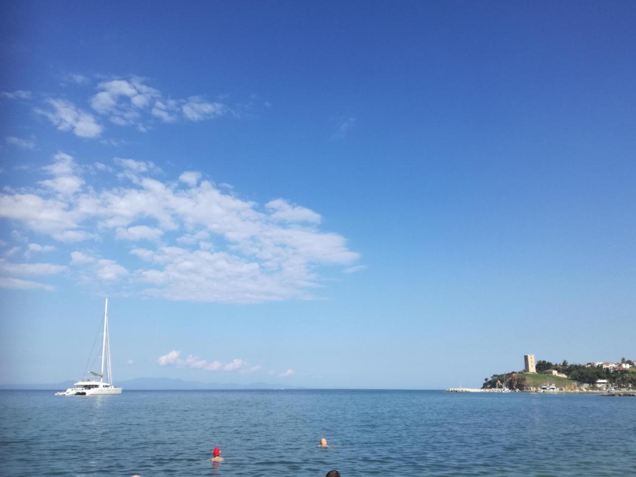 Aparthotel Kiwi Kastle Néa Fókaia Esterno foto