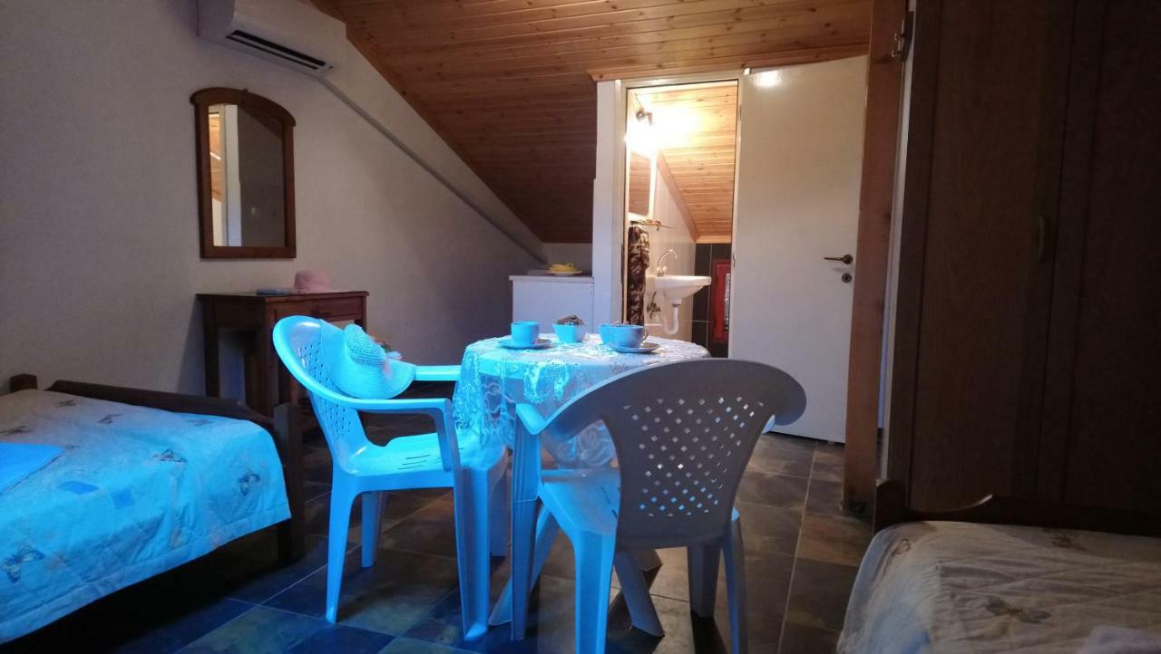 Aparthotel Kiwi Kastle Néa Fókaia Esterno foto