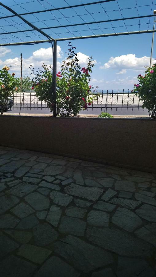 Aparthotel Kiwi Kastle Néa Fókaia Esterno foto