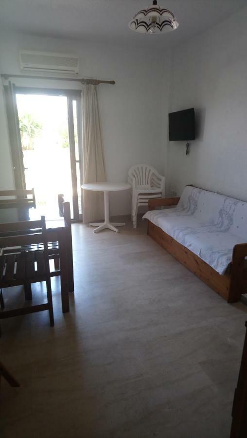 Aparthotel Kiwi Kastle Néa Fókaia Esterno foto