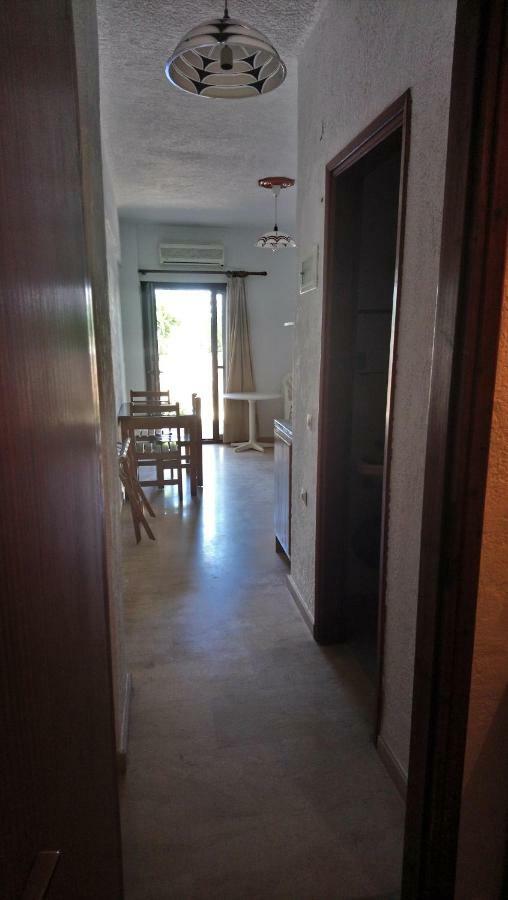 Aparthotel Kiwi Kastle Néa Fókaia Esterno foto
